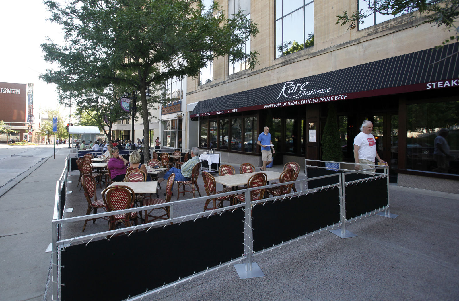SQUARE SEATING